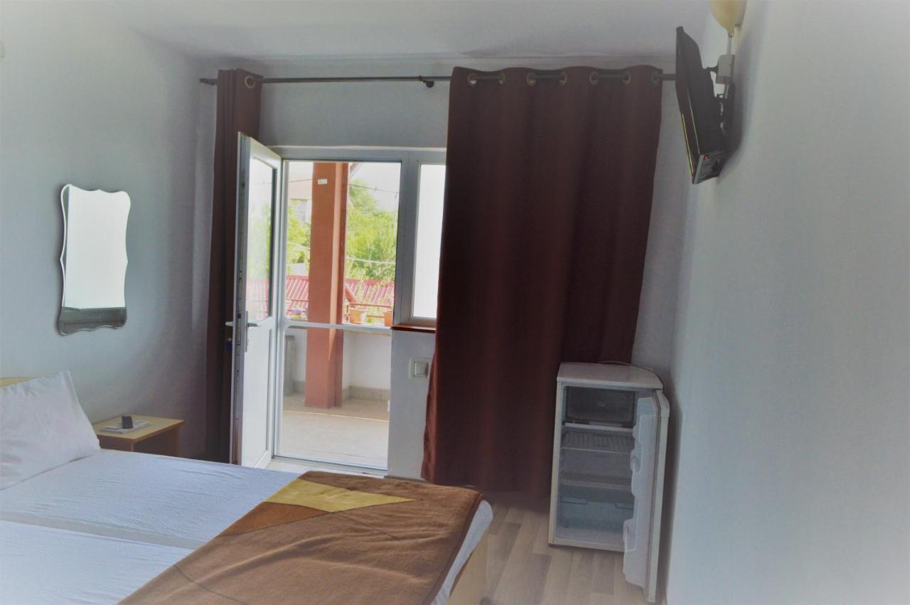 Отель Casa Gia Костинешти Экстерьер фото